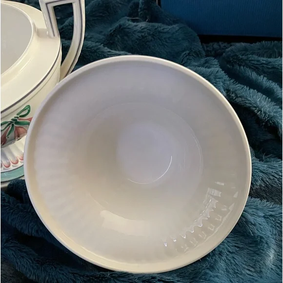 RARE Villeroy & Boch Collectible Tureen JOSEPHINE 250 Anniversary 1998 Ret $500 - Picture 11 of 12